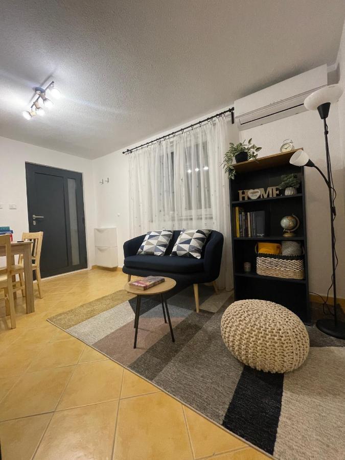 Kn House With Two Apartments Near Sea Rogoznica  Buitenkant foto