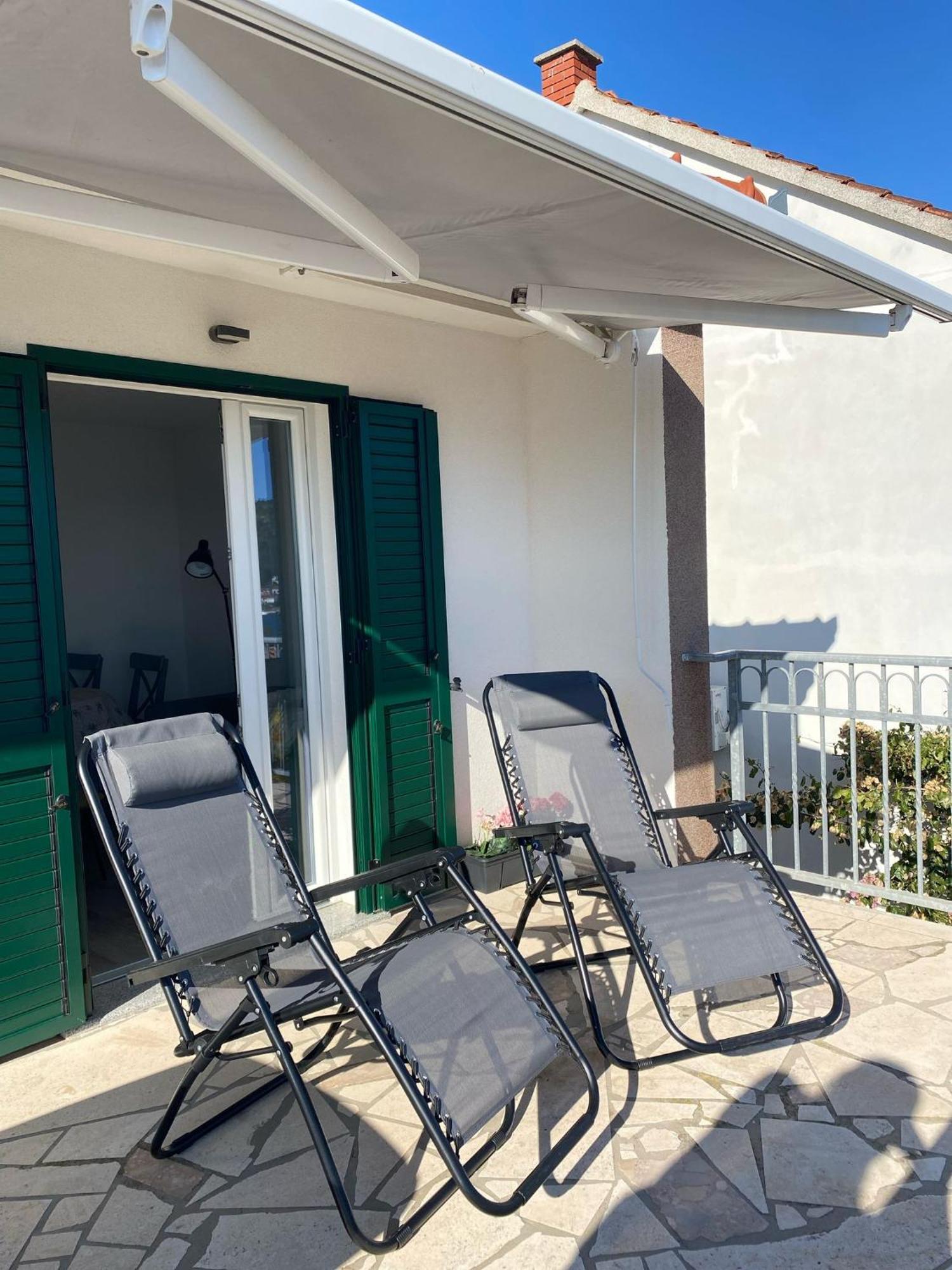 Kn House With Two Apartments Near Sea Rogoznica  Buitenkant foto